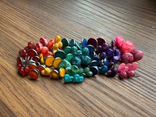 Tyhle všechny jsou na eshopu. Jo! 😃👍😍 🛒https://www.katoodesign.cz/nausnice-puzetove/